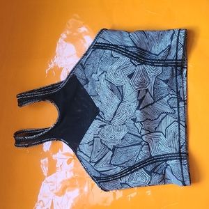 Lululemon get it om bra tribe white/black